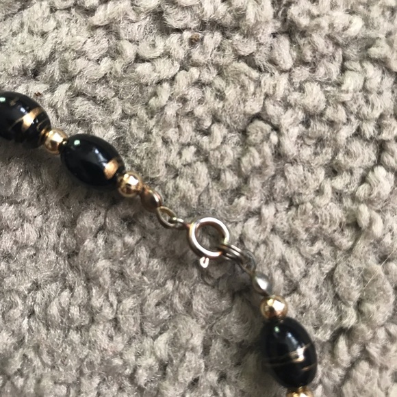 Vintage Black & Gold Necklace - Picture 3 of 3